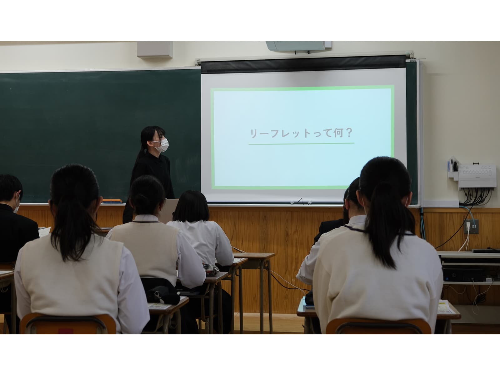福岡県立山門高校で出張リーフレット制作講座を開講しました。